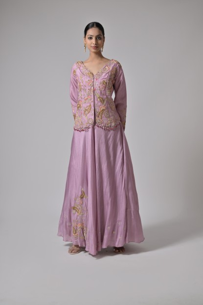 Beautiful dress with eye-catching details