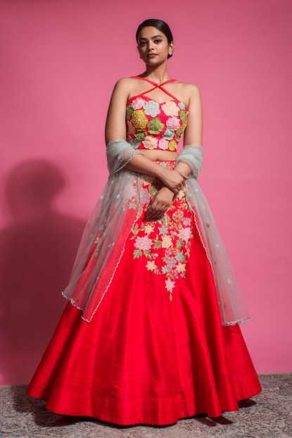 Gorgeous outfit in Red with Floral work
