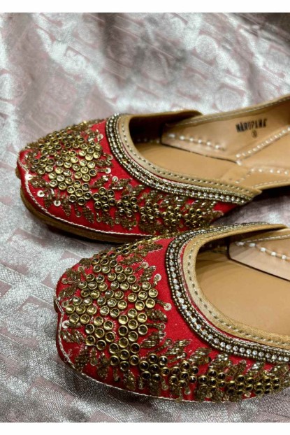 Red color Diamond work Pure Leather Jutti