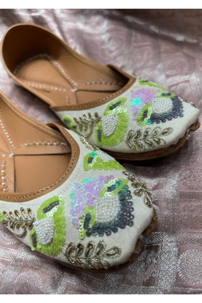 Ivory color Tari work Pure Leather Jutti