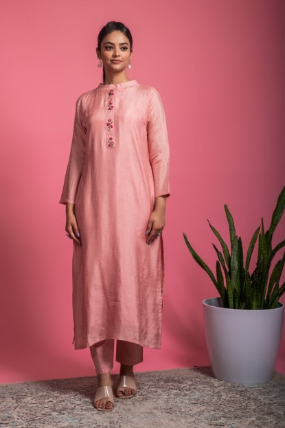 Simple Dola Silk Kurta with Pants in Peach color