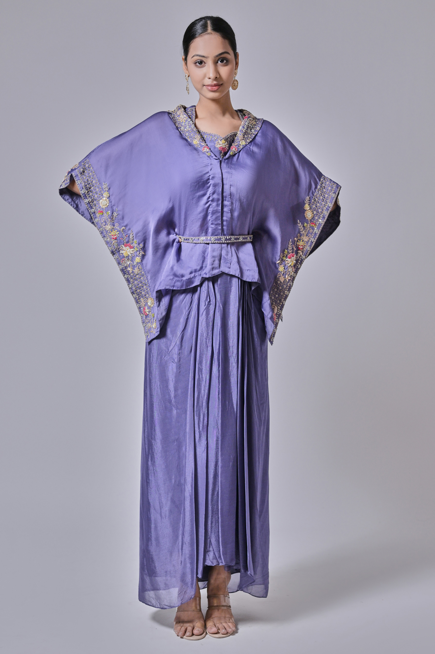 Elegant dress with floral embroidery In perple