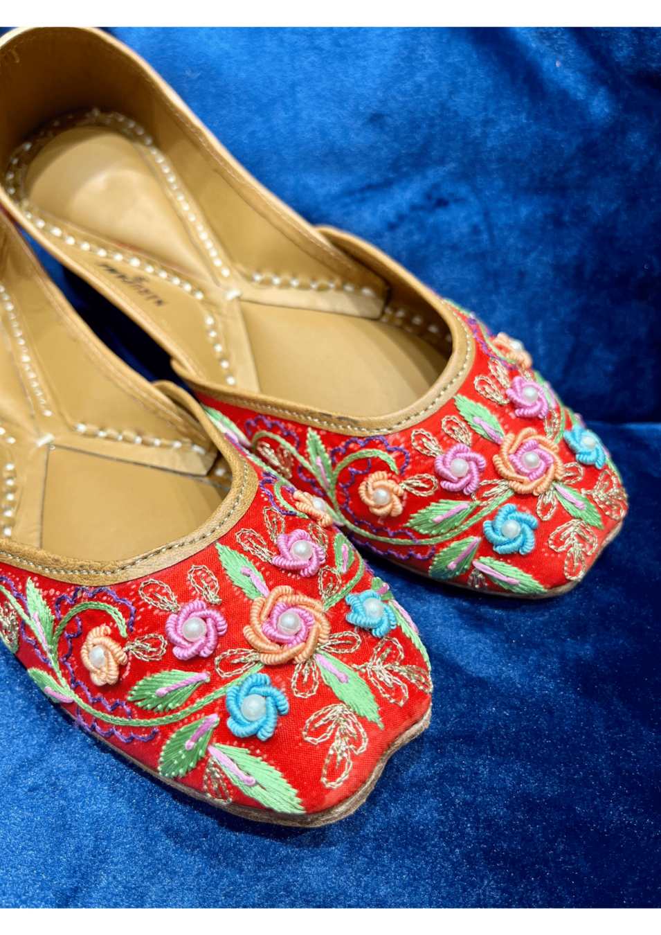 Red color Jutti in Thread work