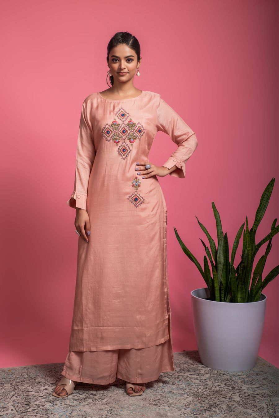 Simple Dola Silk Kurta with Pants in Peach color