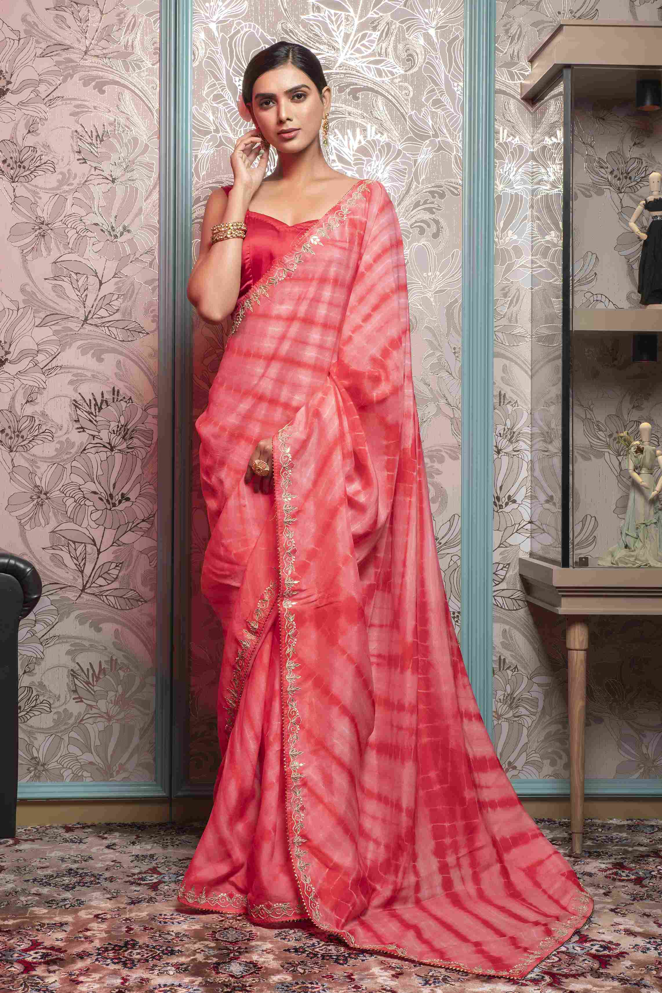 Shibori Print Saree in Light Pink color